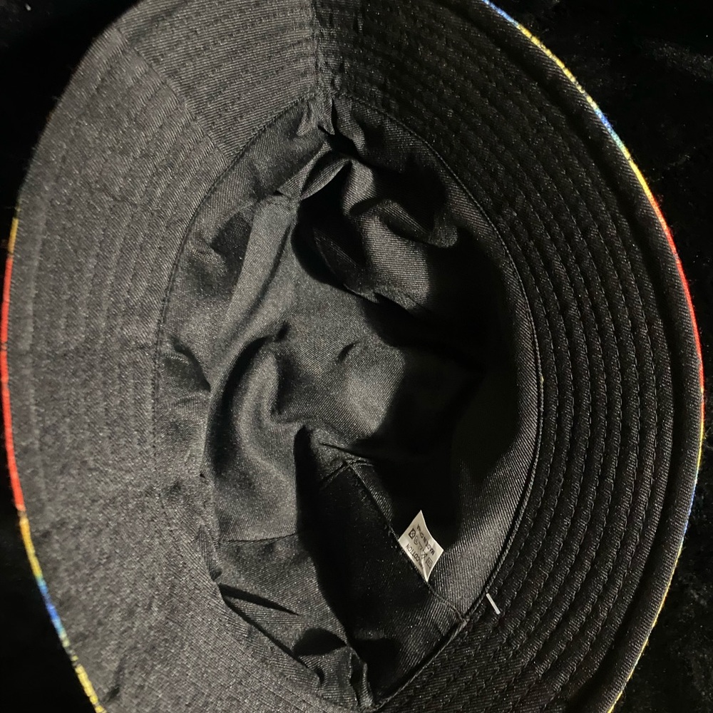 Bucket hat (new ) - Picture 2 of 2